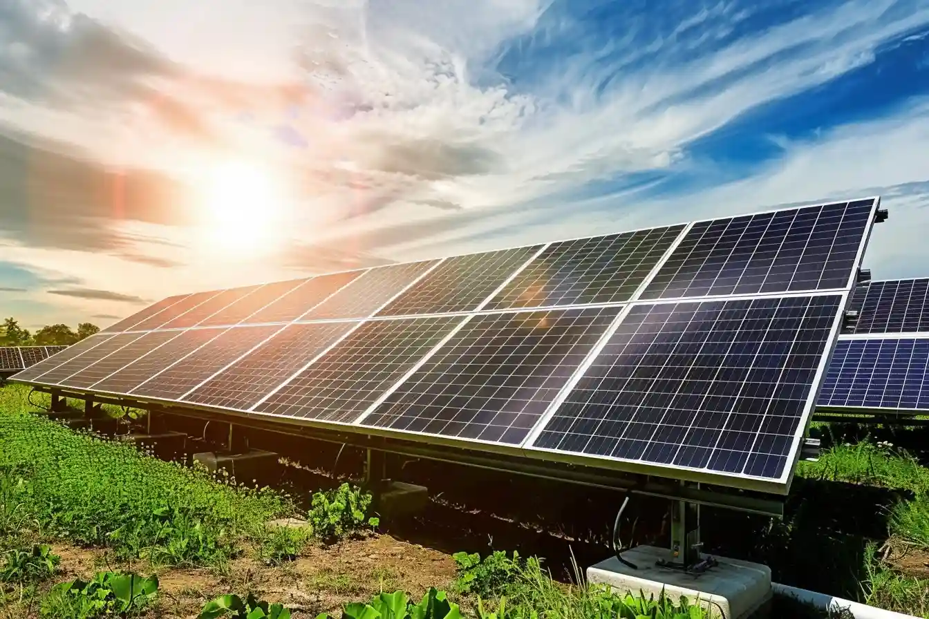 Du betrachtest gerade Solarthermie Wärme 2026: Großprojekte, Förderung und Zukunft der Wärmewende